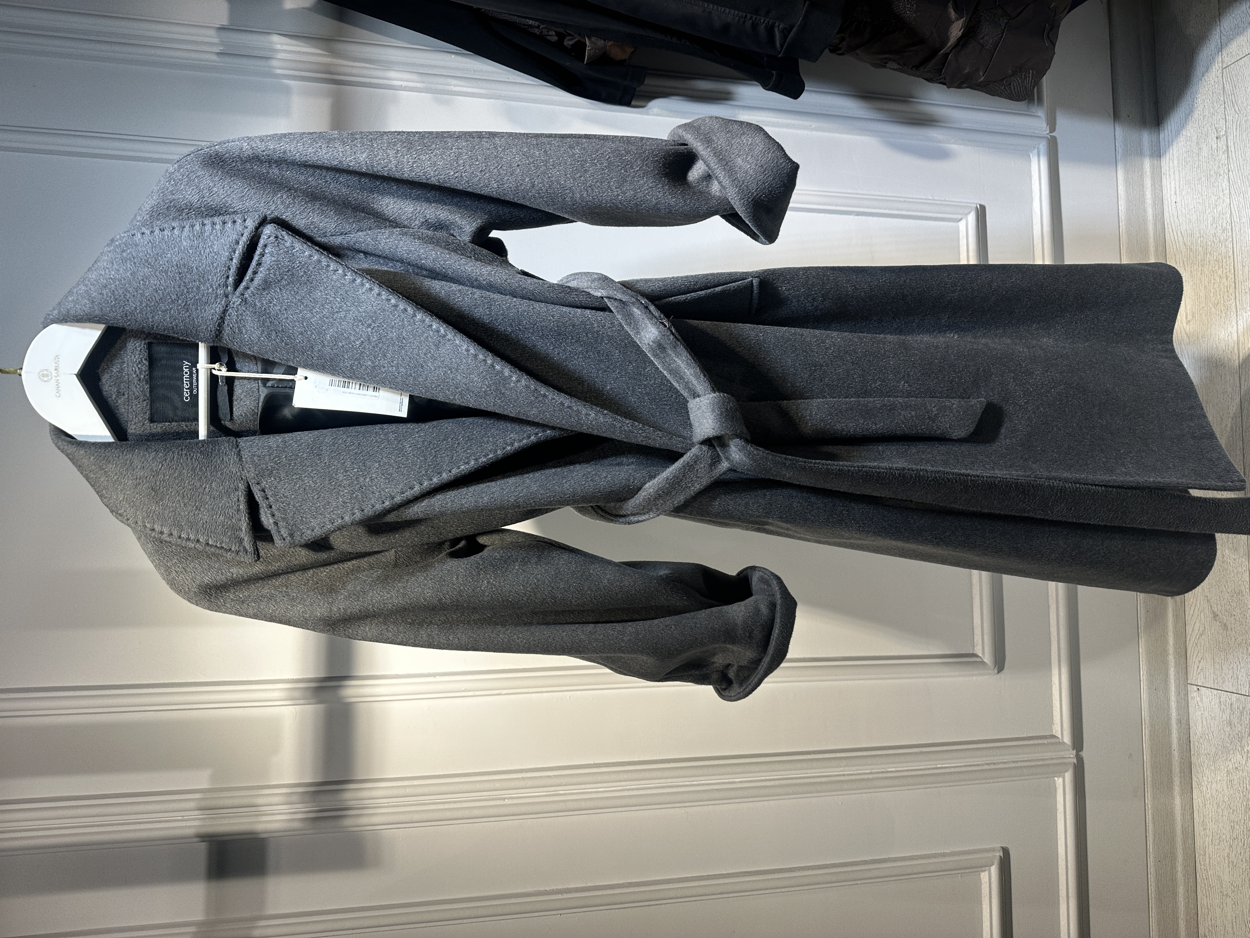 ARKASI FERMUARLI KAŞE GRİ