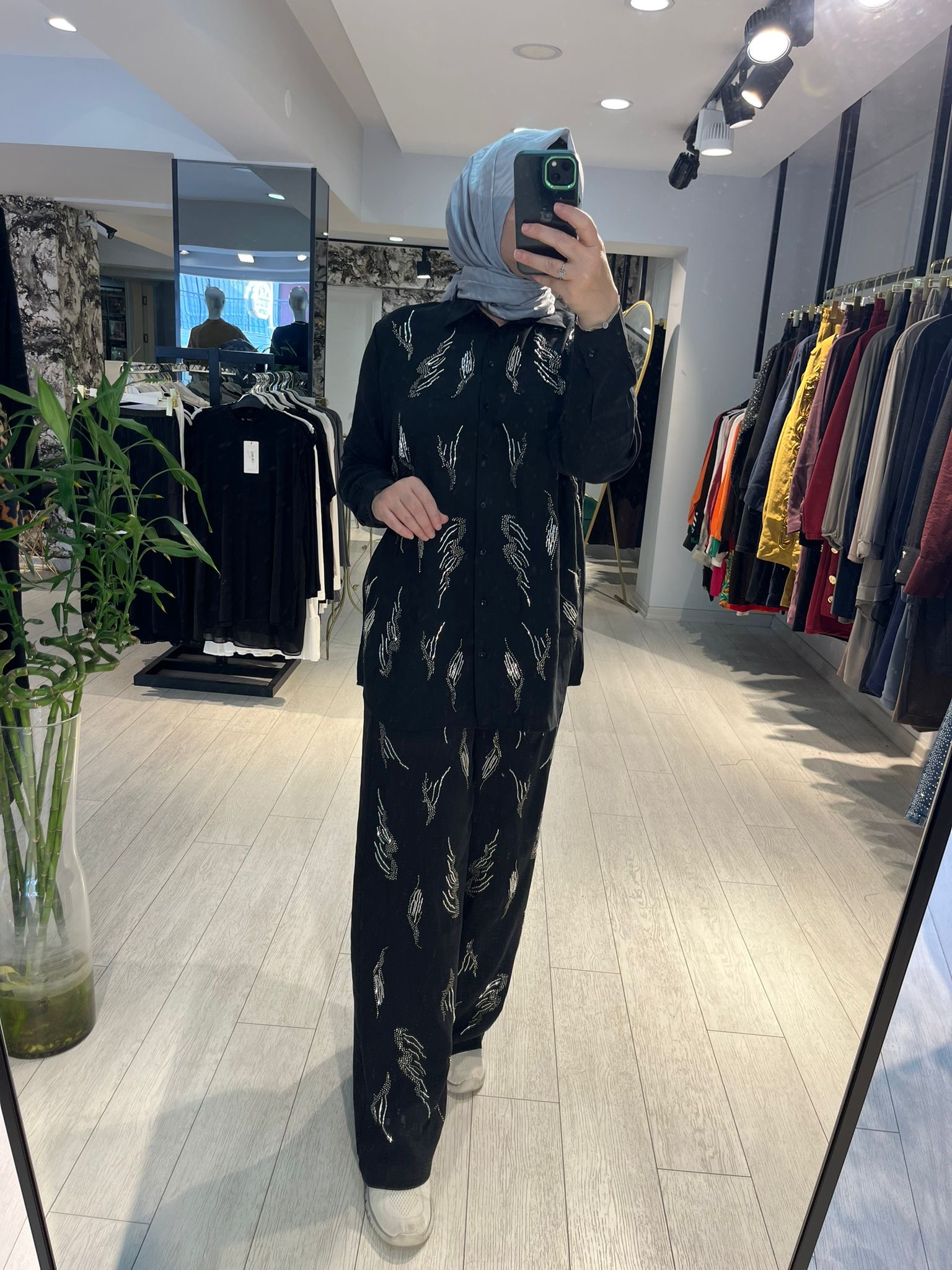 Boncuk İşlemeli Gömlek Siyah