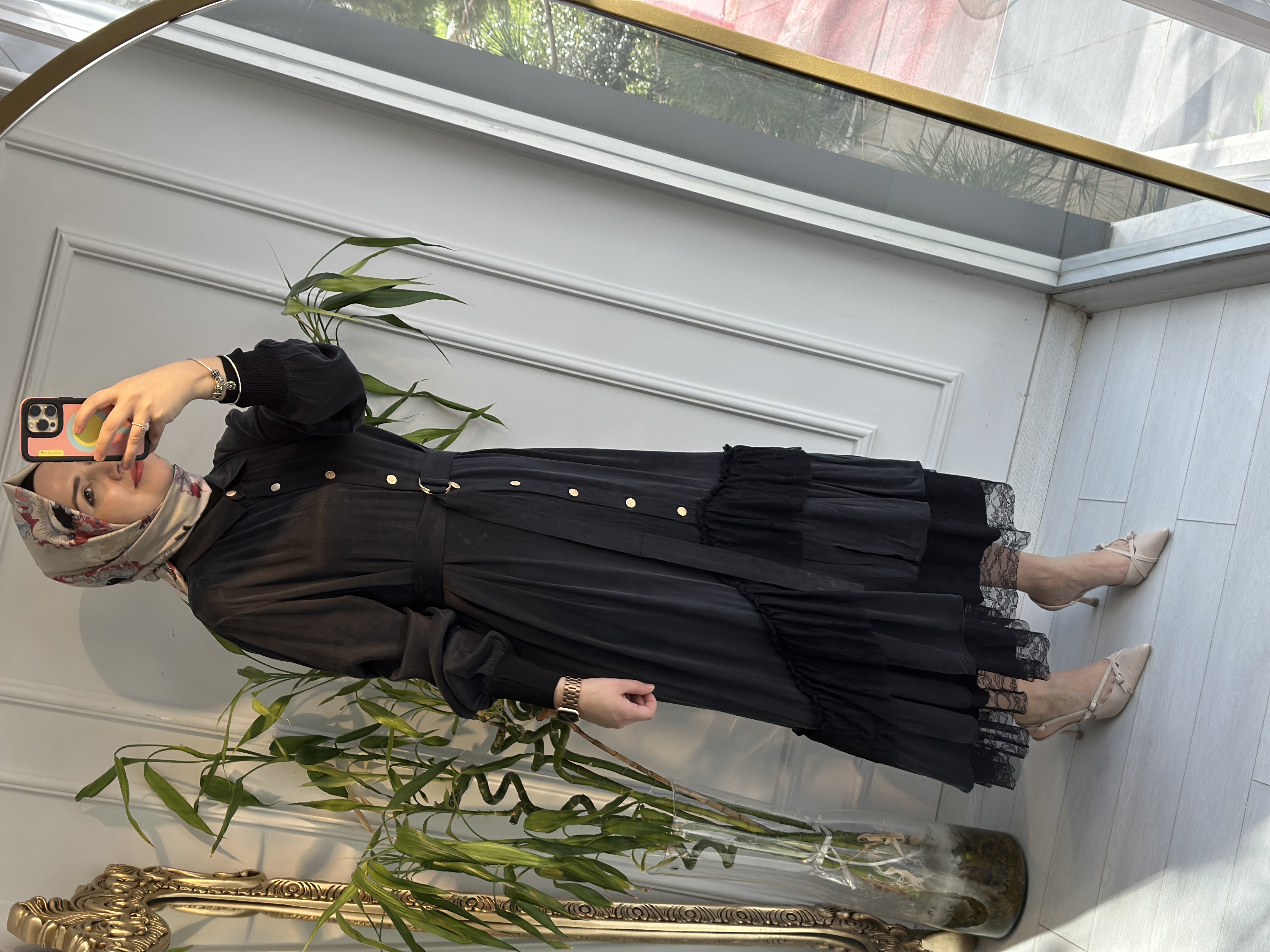 ETEĞİ DANTELLİ ELBİSE SİYAH