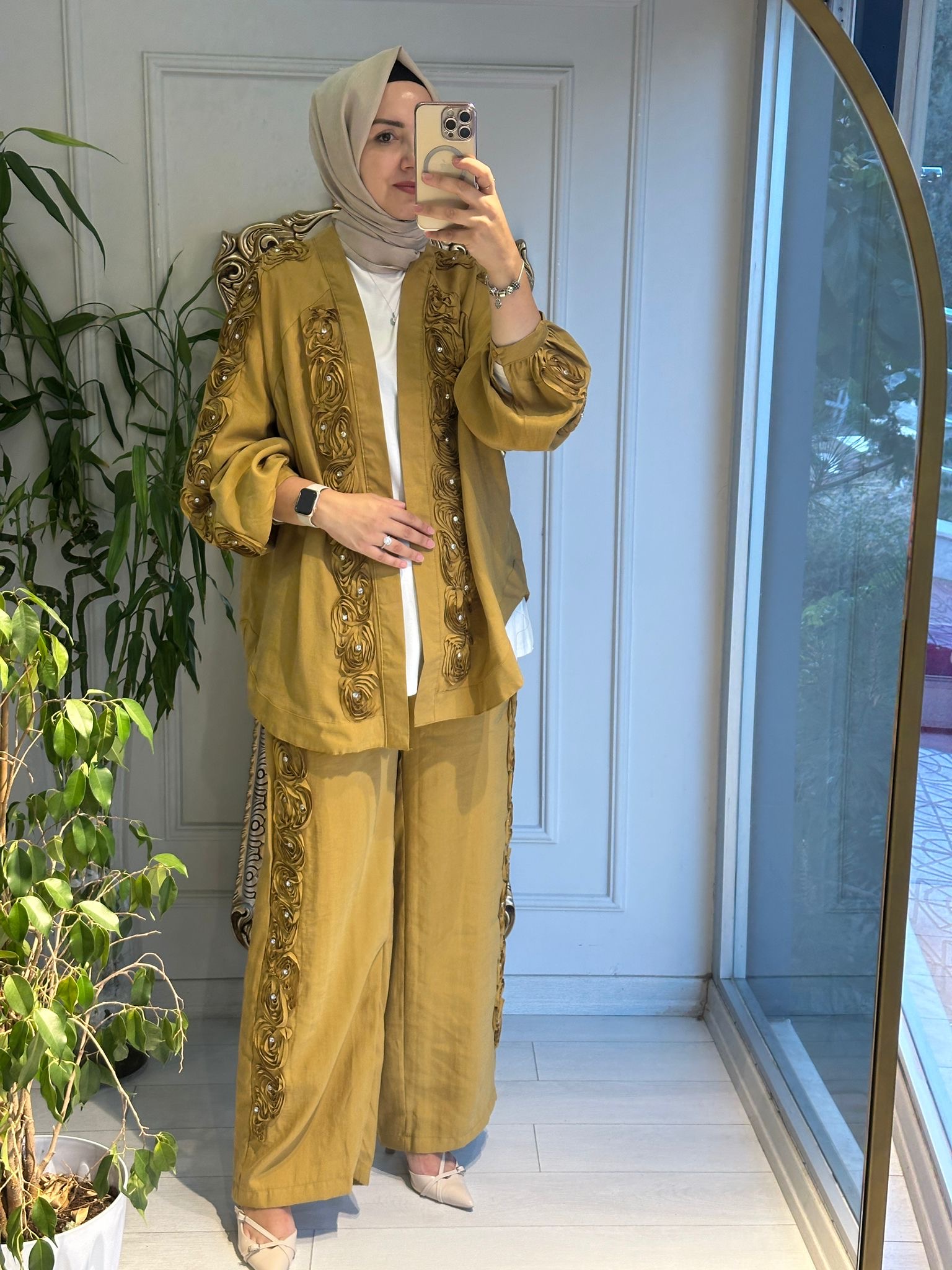 Gül Detaylı Kimona Kimyon