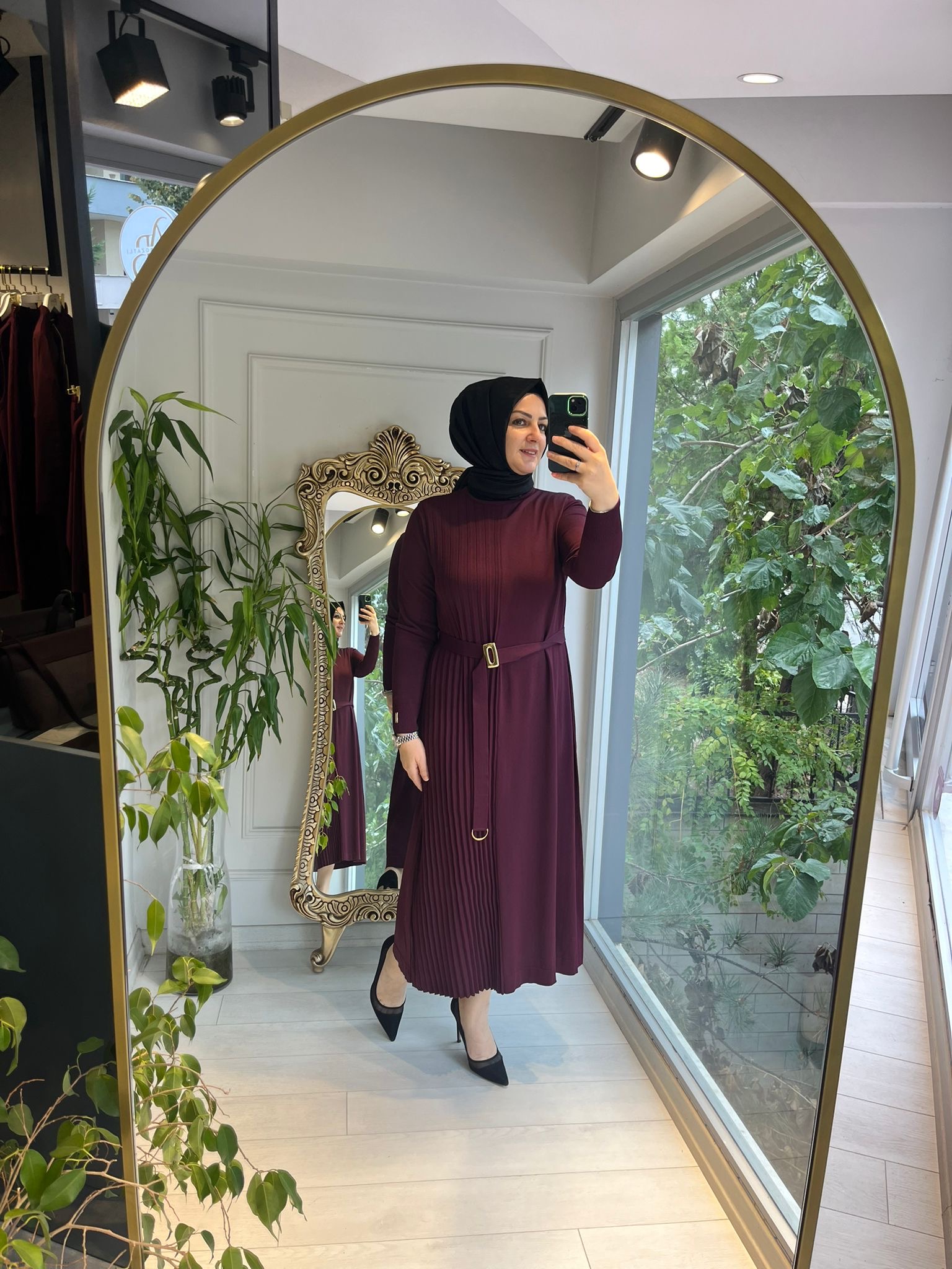 Sol Tarafı Pliseli Elbise Bordo