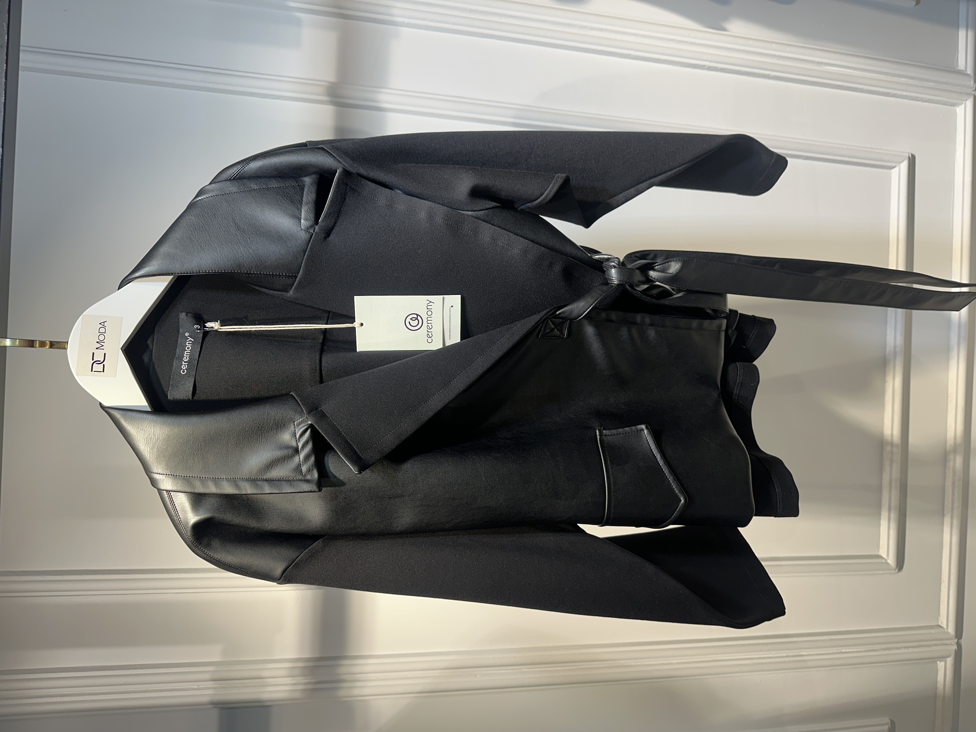 Yandan Bağlamalı Deri Ceket